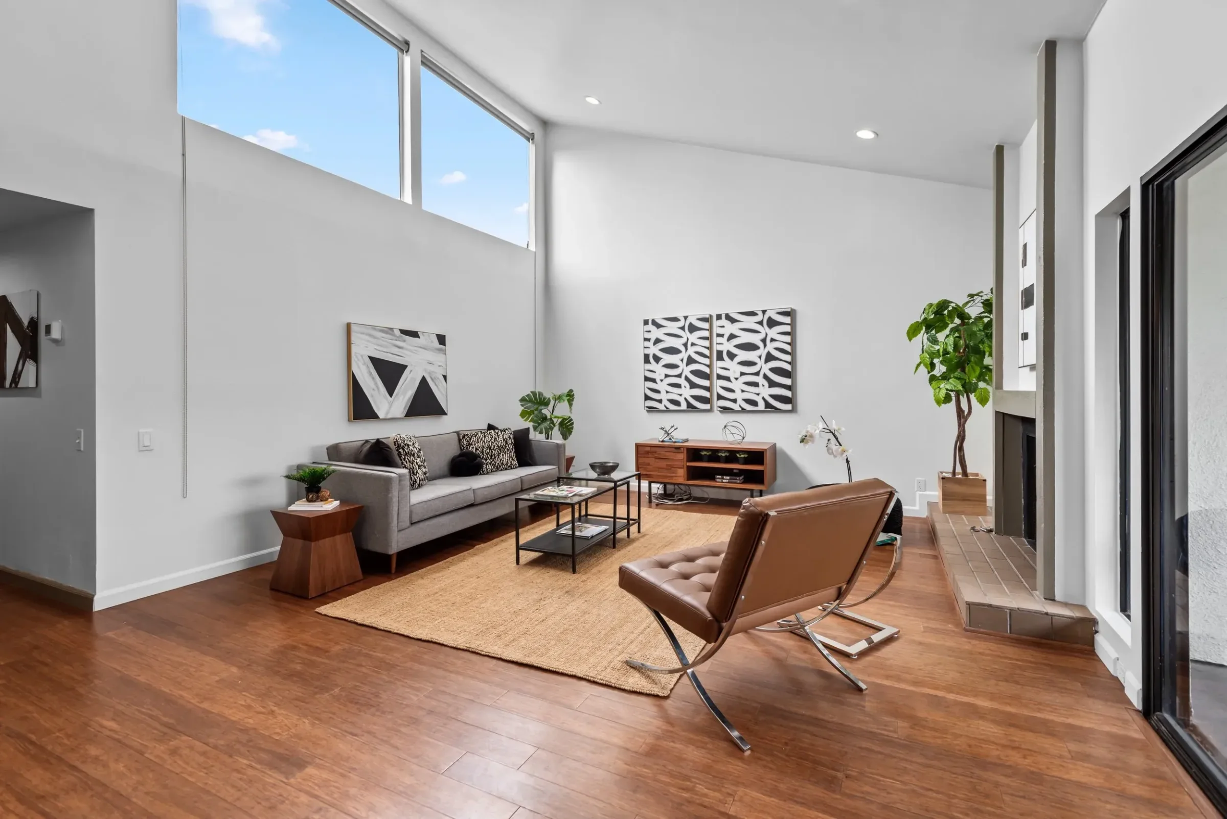 1887 Greenfield Ave #303