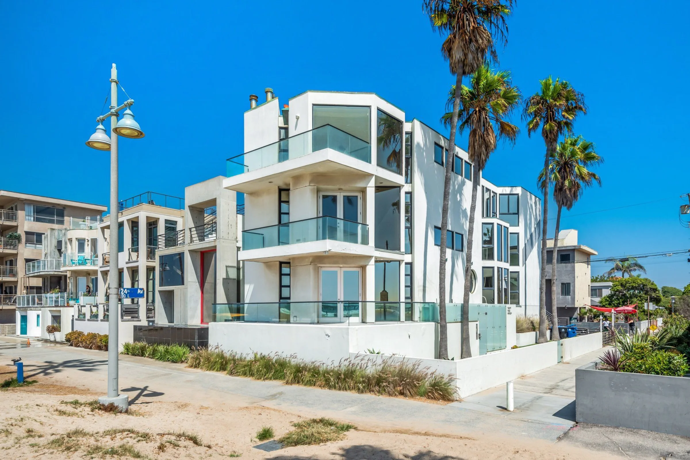 2319 Ocean Front Walk #1