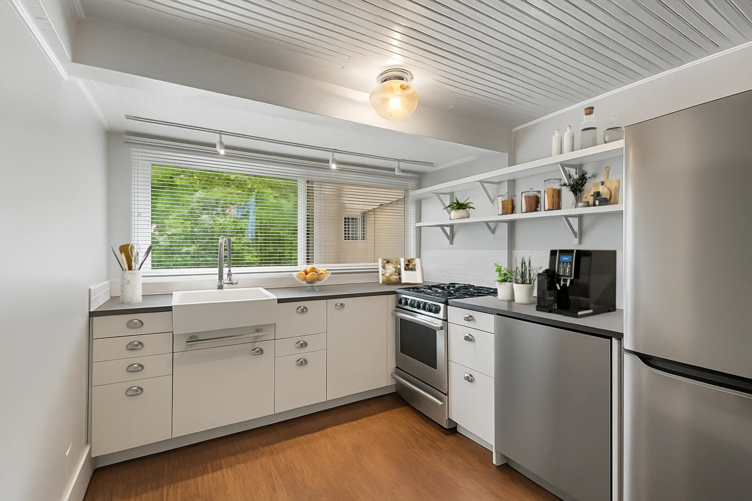 2609 3rd St - Photo 3