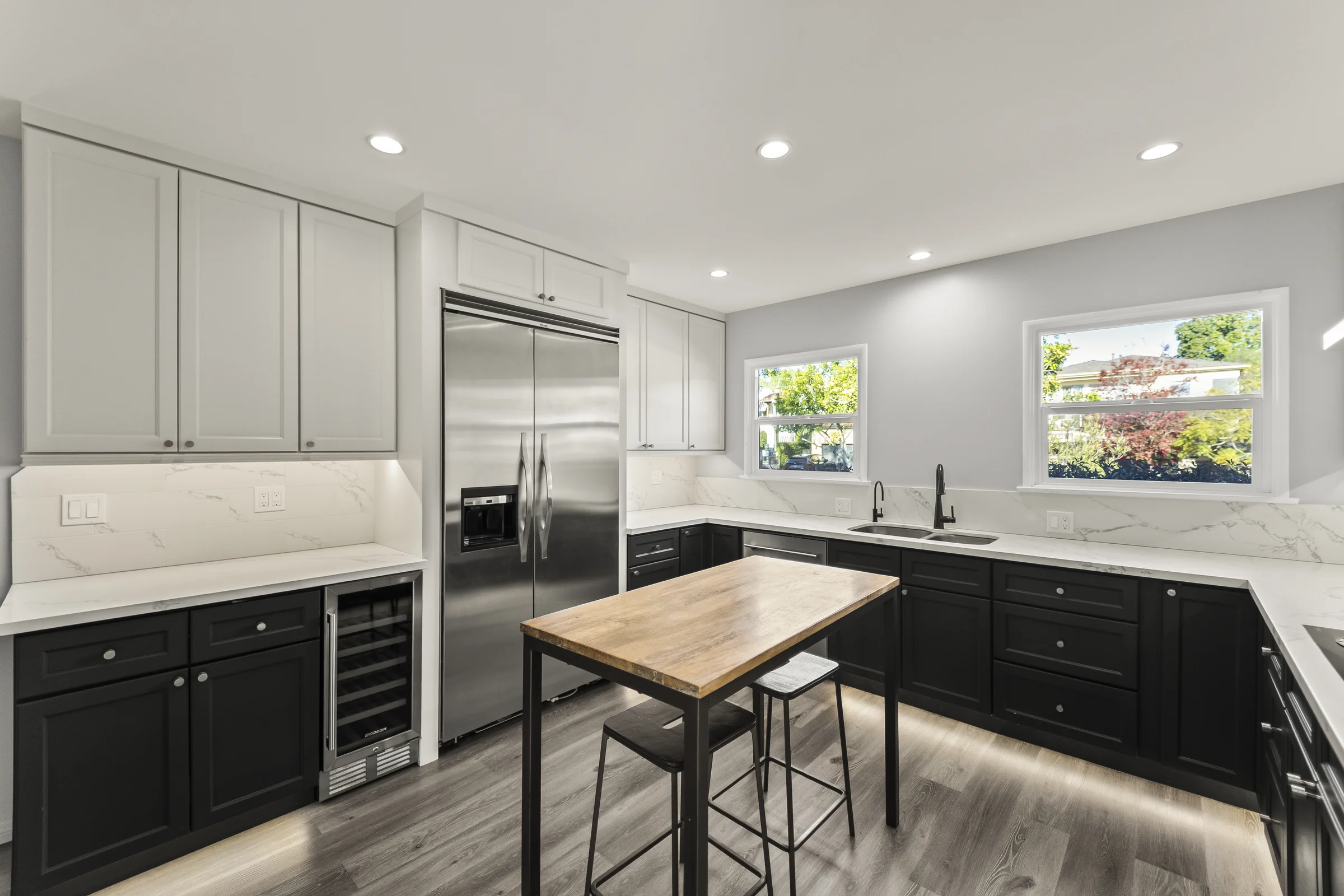 2654 33rd St - Photo 2