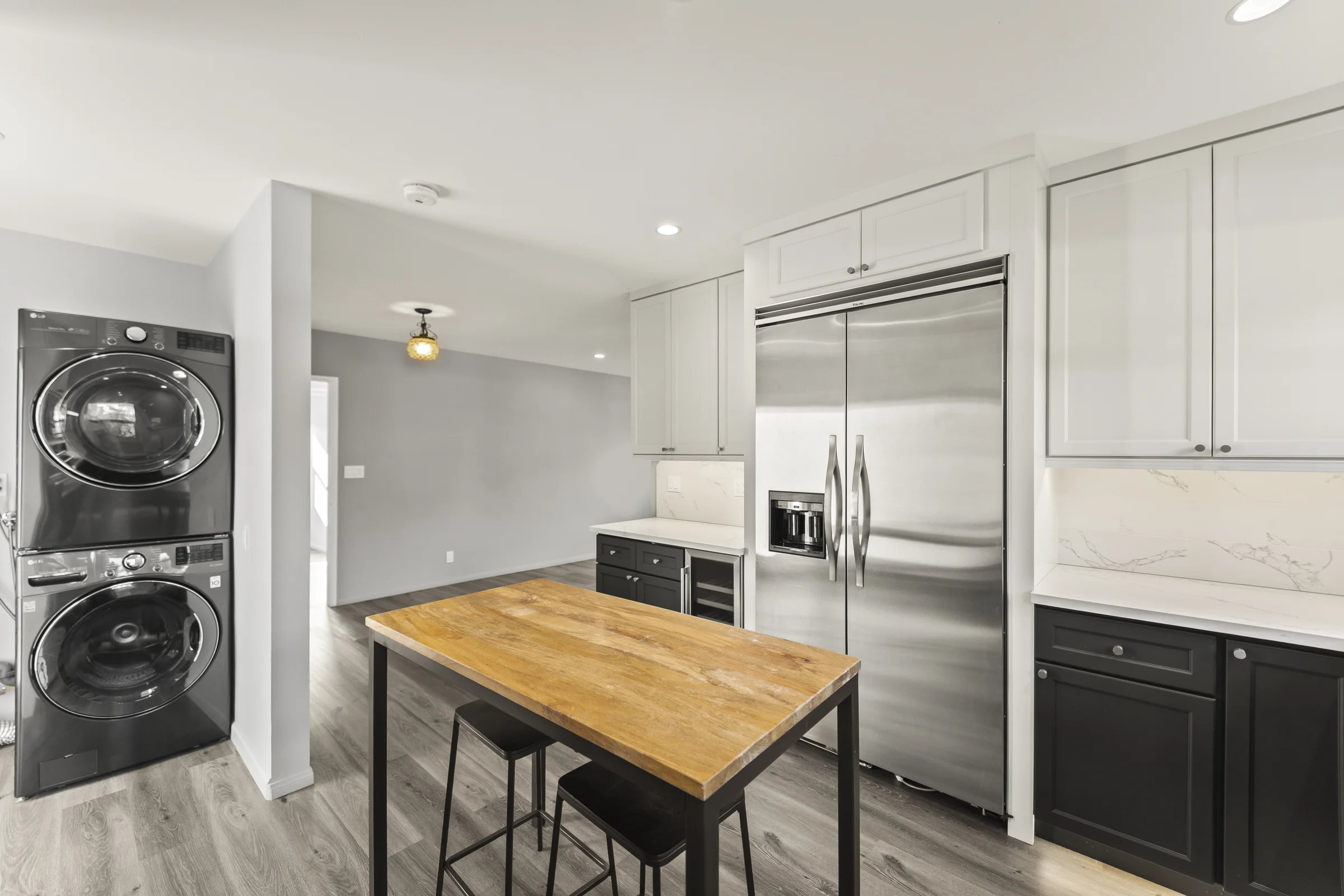 2654 33rd St - Photo 3