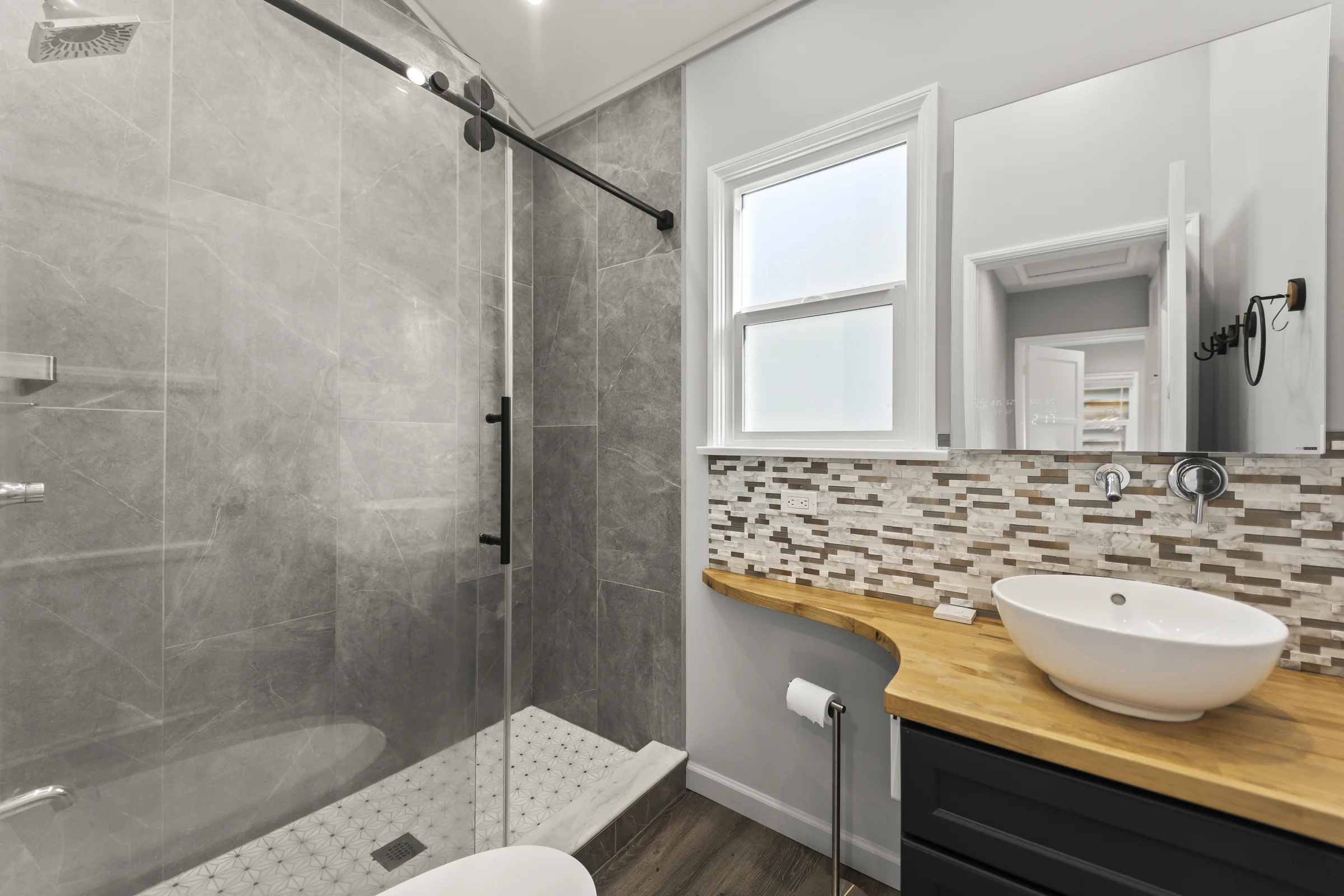 2654 33rd St - Photo 5