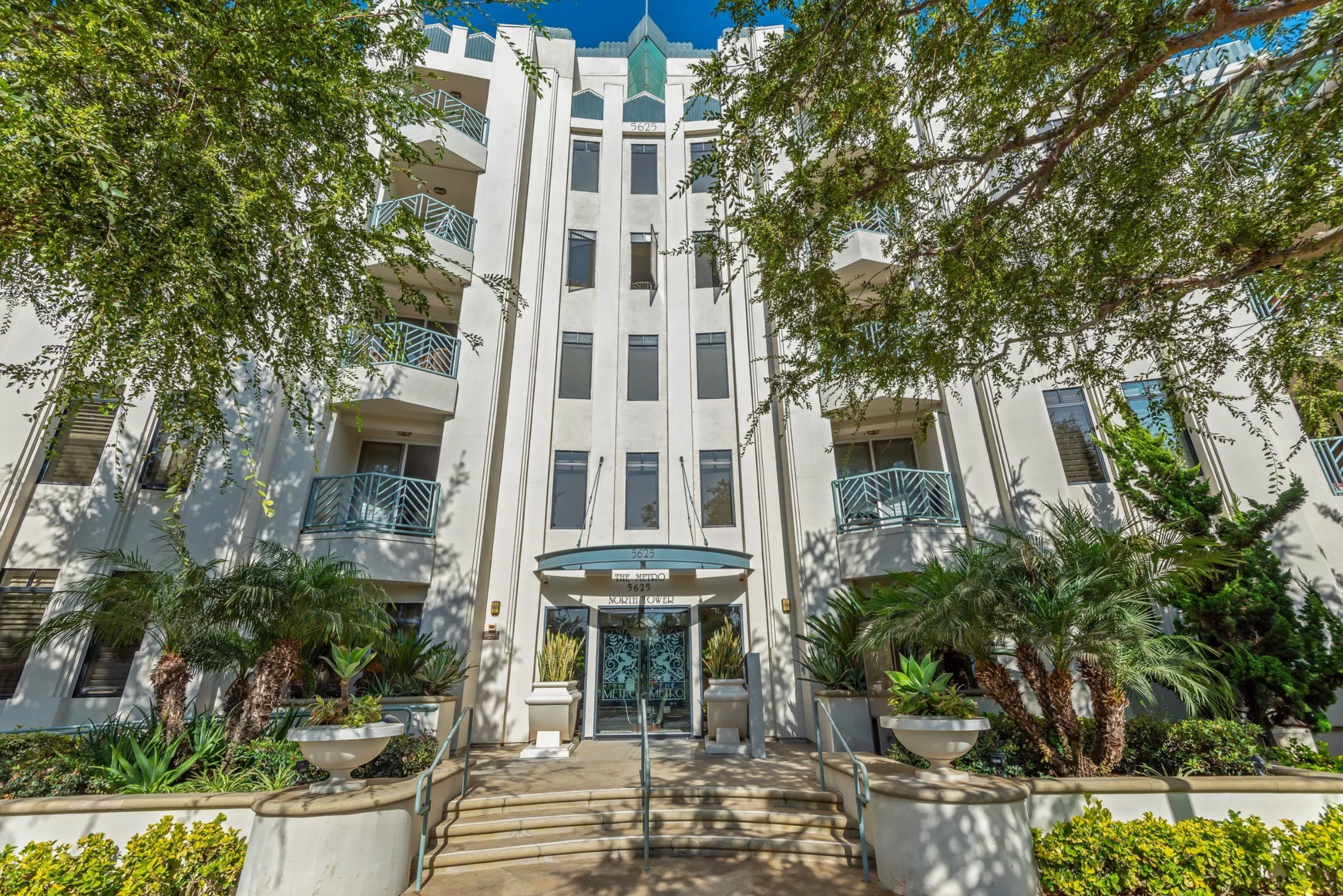 5625 Crescent Park W #328