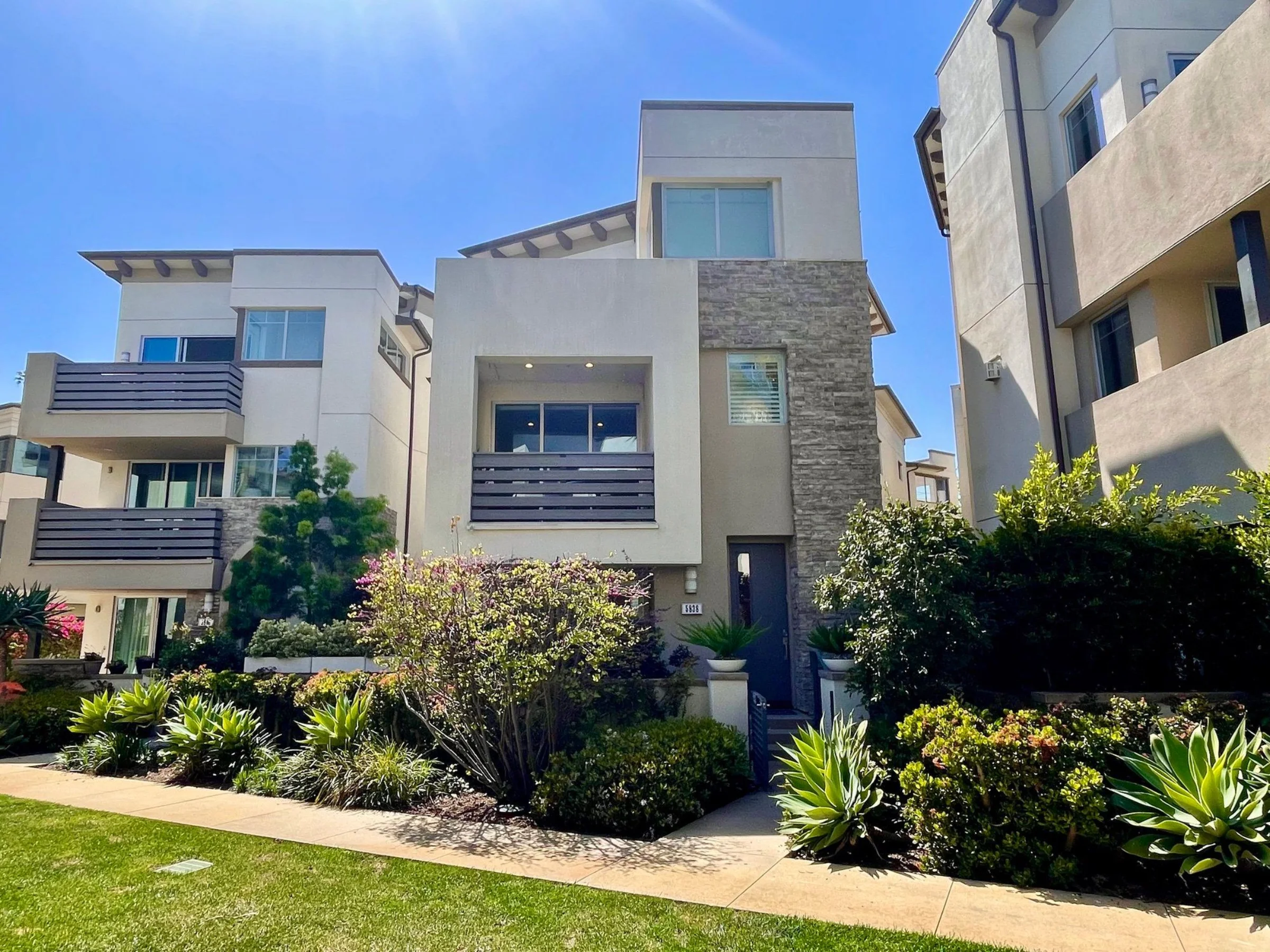 5838 Lantern Court