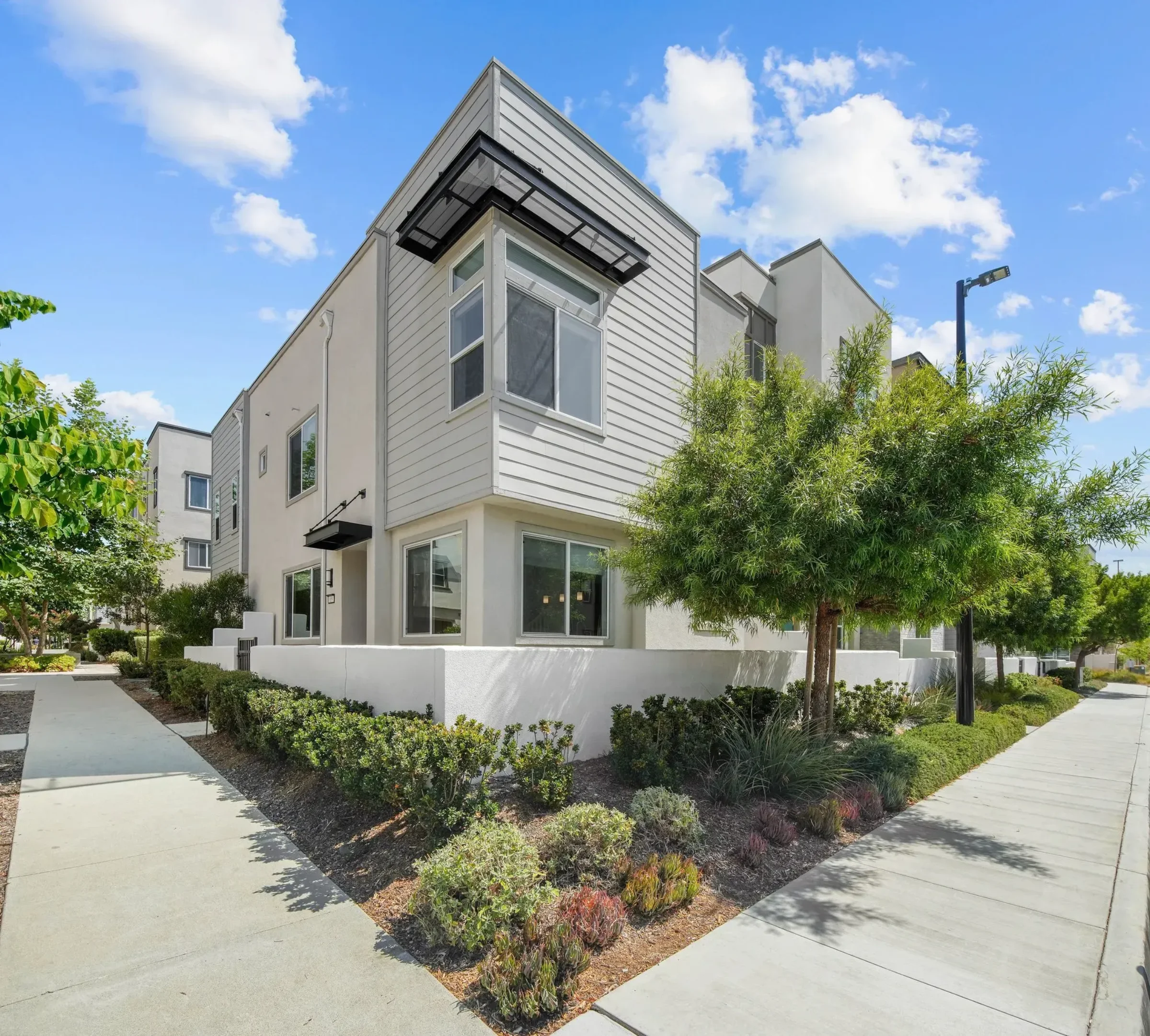 659 Daniel Freeman Cir