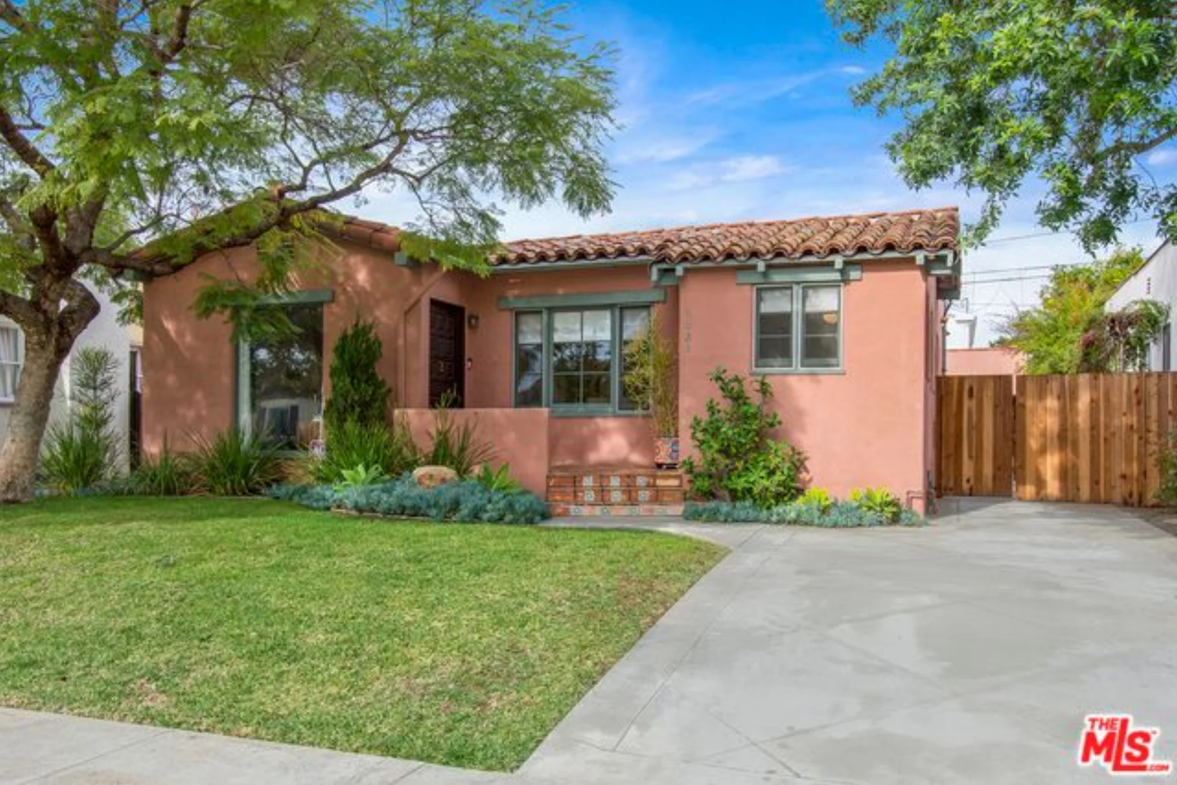 9023 BEVERLYWOOD ST.